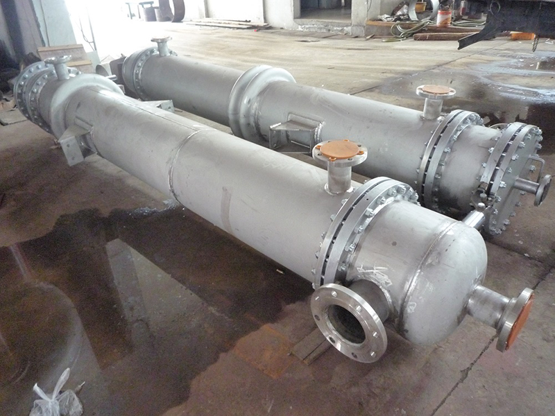 带膨胀节换热器